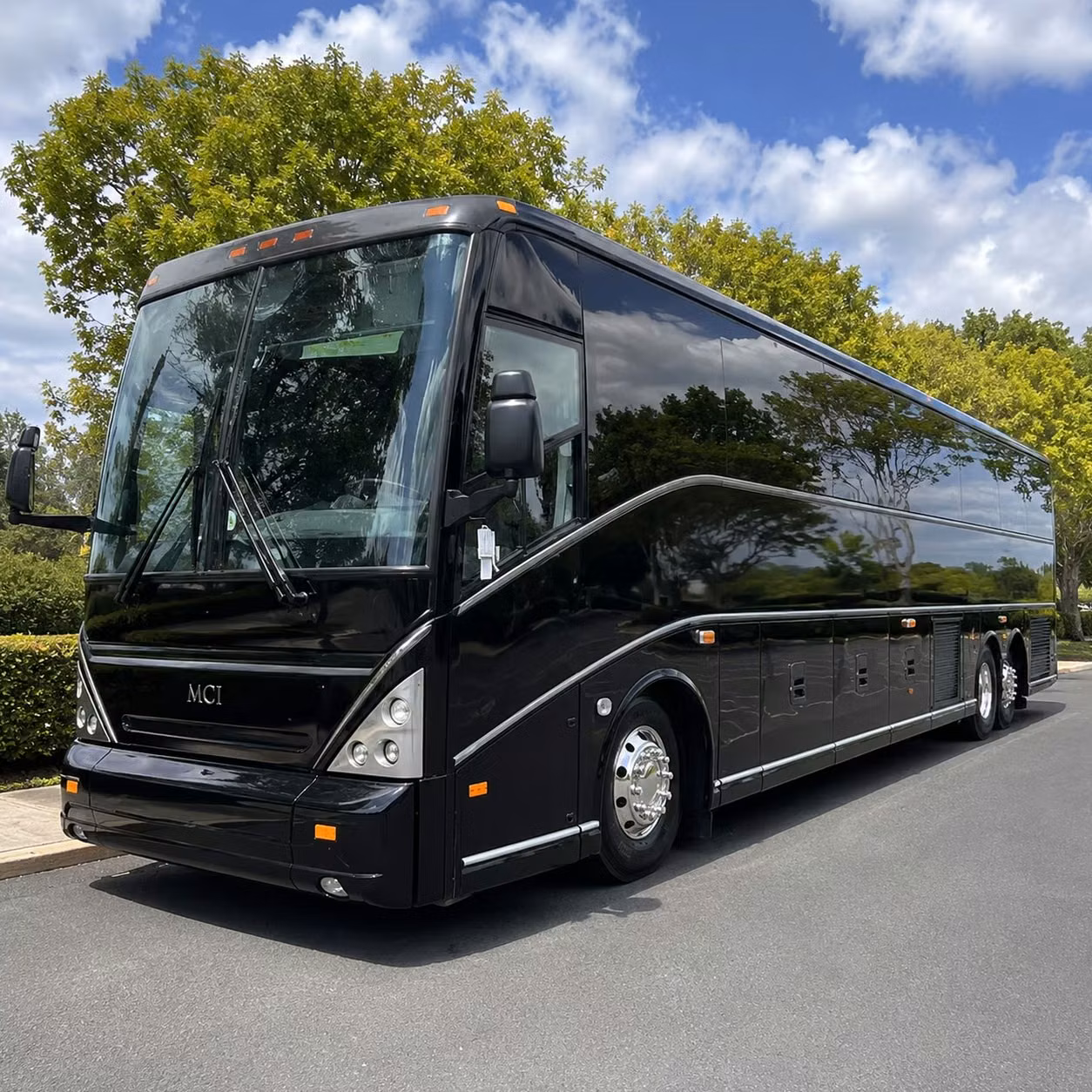 airport transfers and long distance corporate travel out of akron